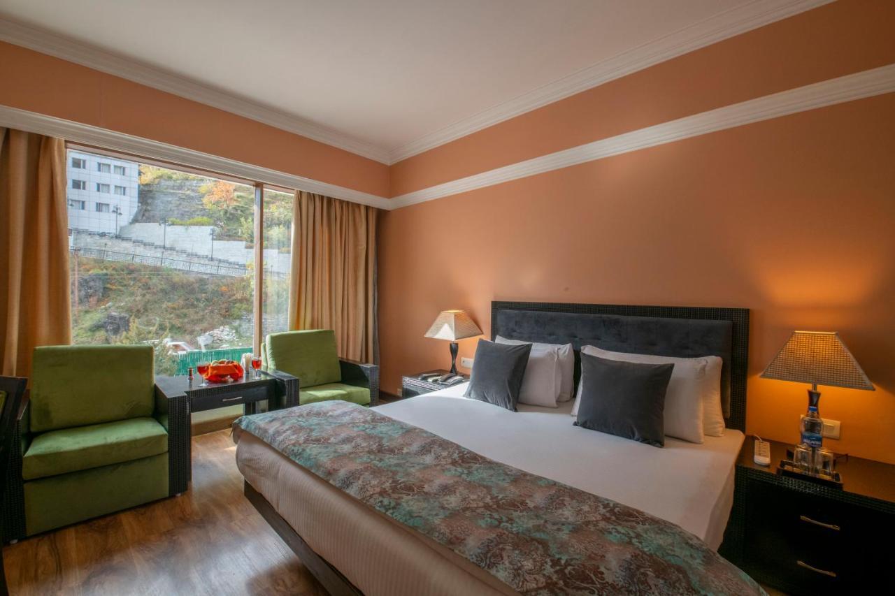 Mastiff Grand Manali Resort Exteriér fotografie